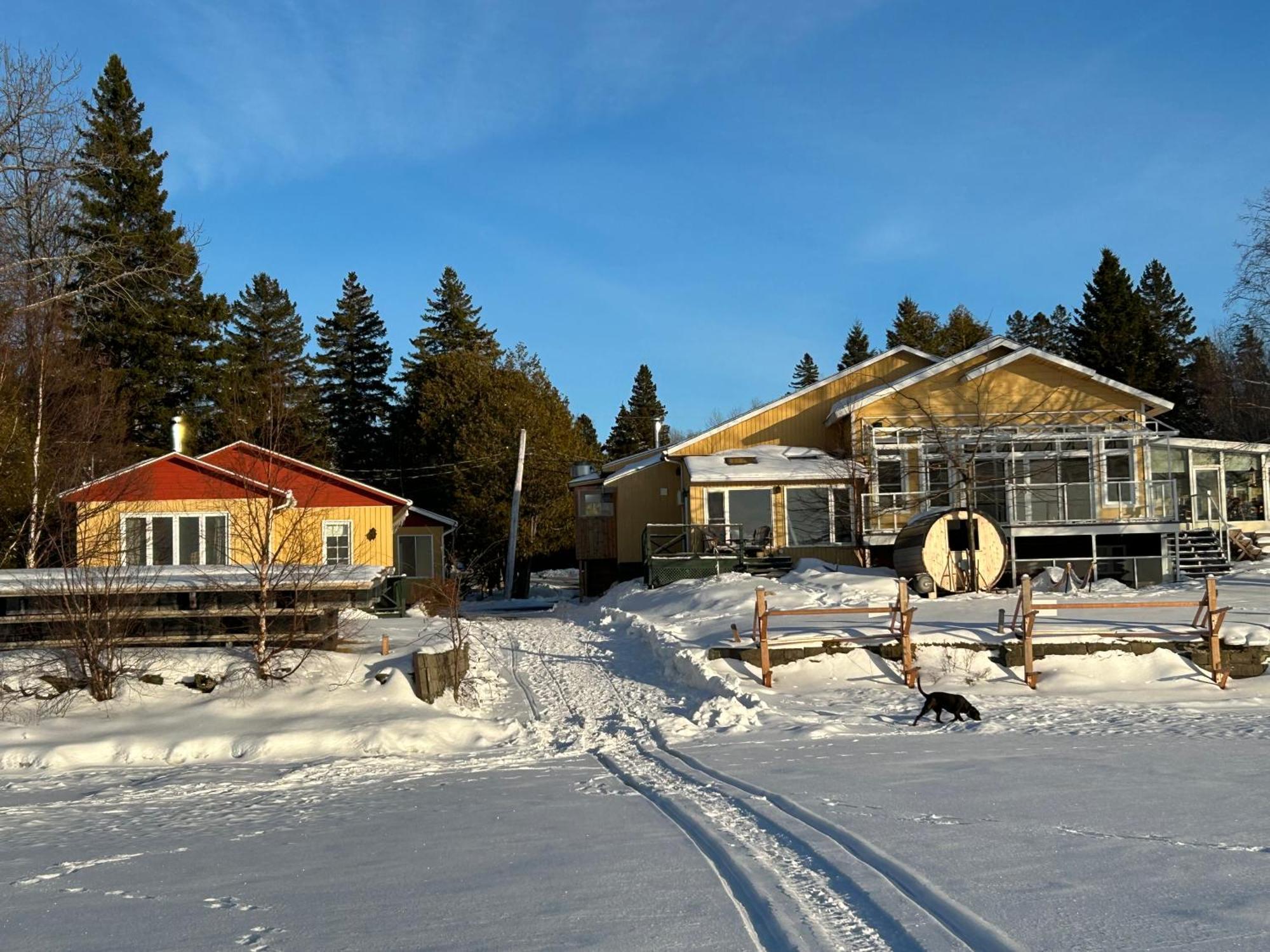 Auberge Et Chalets Sur Le Lac Лак-Мегантик Экстерьер фото